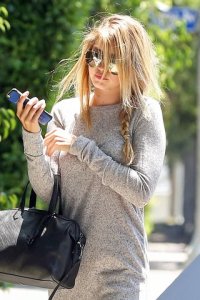 09-gigi-hadid-bombshell-hair