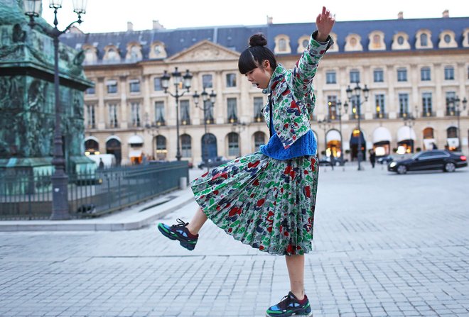 holding-PFW-Susie-Bubble