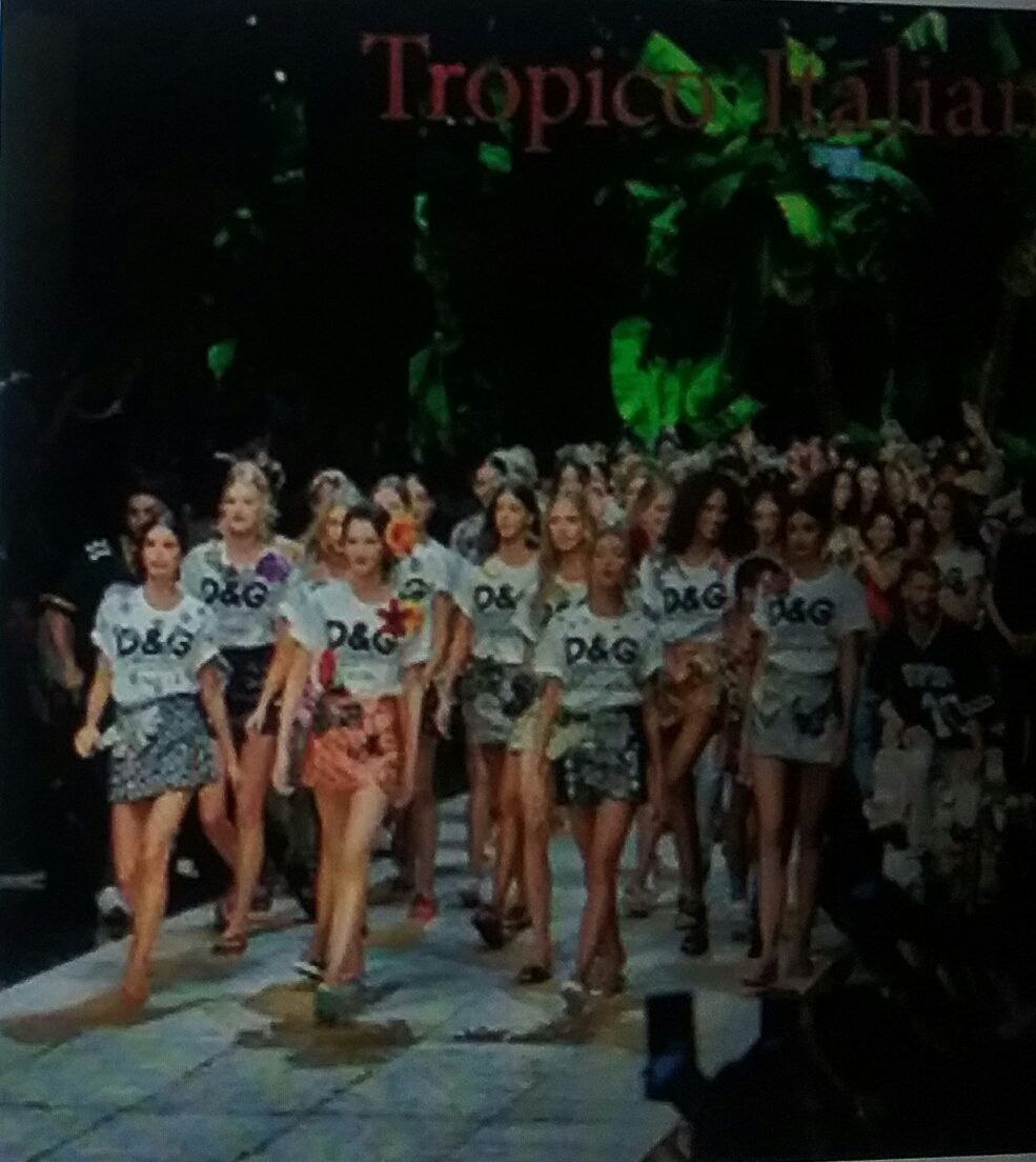 VOGUE NEWS&TRENDS. MILANO DESIG…10 Things   DOLCE&GABBANA SPRING 2017 Show&Collection. HXSTYLE.net HEINIS&nbsp;Favourite