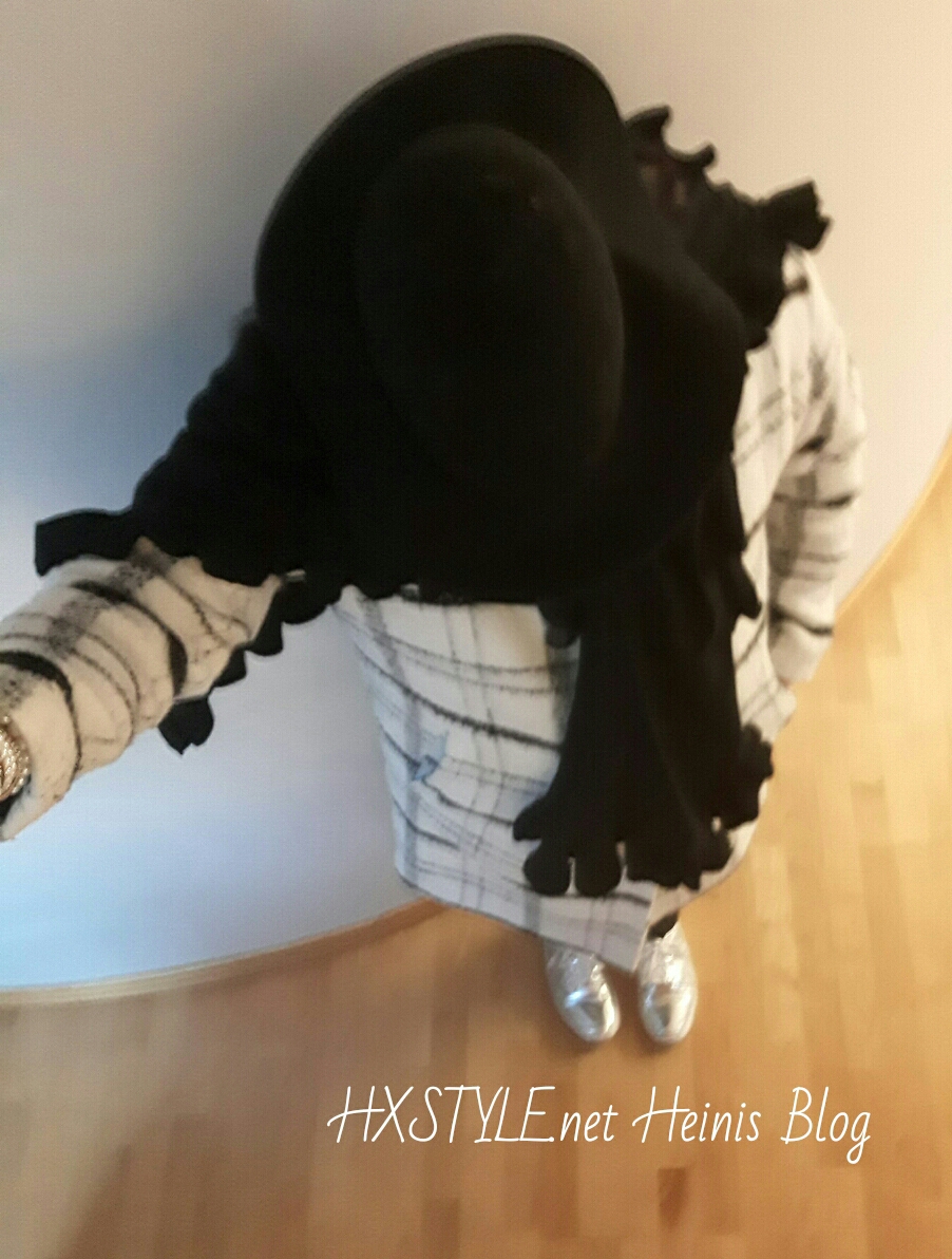 1509268442645-1