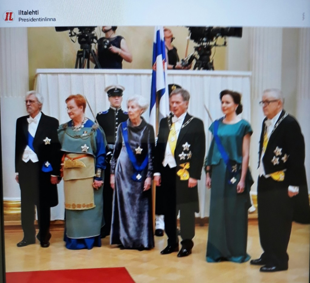 KULTTUURI. HISTORIA. NÄHTÄVYYS, TAPAHTUMAT.  HELSINKI,Suomen Pääkaupunki. PRESIDENTINLINNA. SUOMI100 ITSENÄISYYDEN JUHLAVUODEN….LINNANJUHLAT. YLE TV1. KUTSUVIERAITA 1.900, Tyylikkäimmät Puvut&MEKOT MUOTI Top5, Tunteikkaimmat Hetket, Videot, JULKKIKSET …8.12.2017 Elämäntapablogi HXSTYLE.net&nbsp;HEINIS