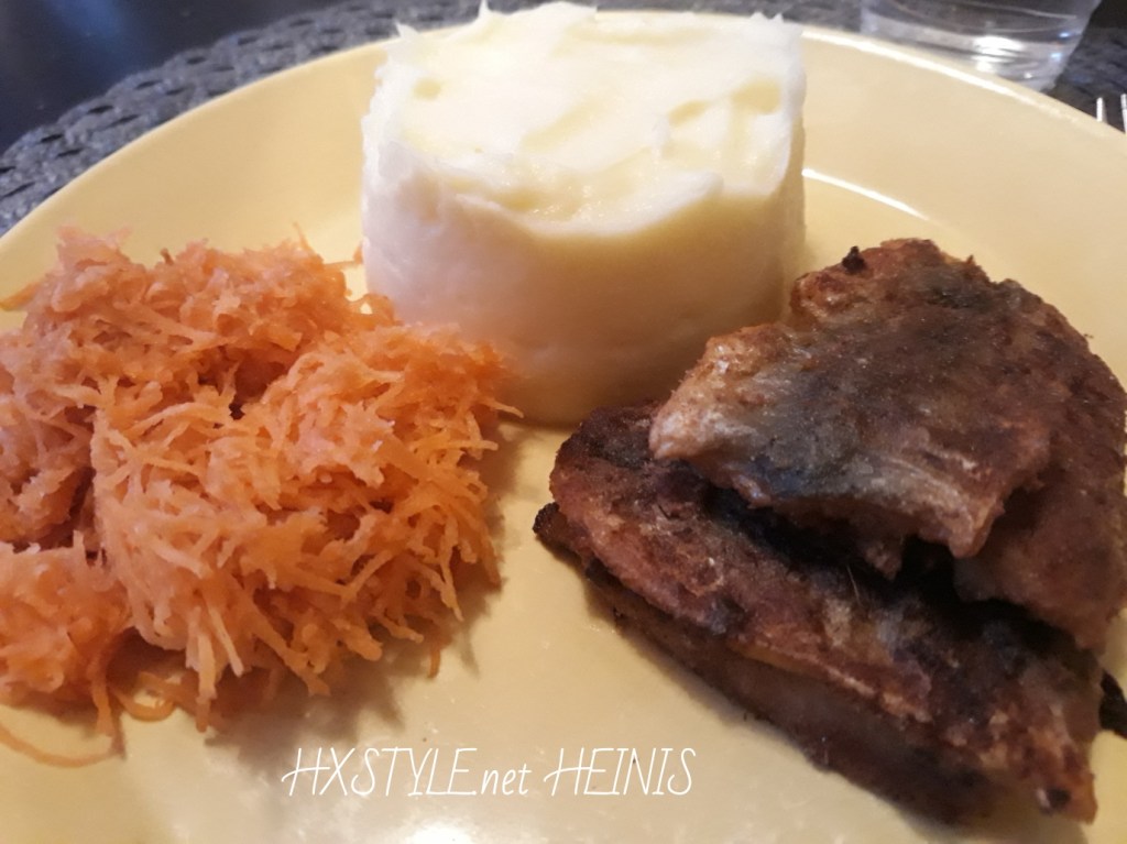 KOTI&RUOKA. SUOMI, Suomalaiset KALAT&Kala Ruoka, SILAKKA…… PERINNE RUOKA…Paistetut SILAKKAPIHVIT&PERUNAMUUSSI, Porkkanaraaste. Oma RESEPTI. …KASVIKSET&JUUREKSET. VAIHTOEHTOJA. 26.1.2018. SUOSITTU 217… 121…47 krt. Oma Suosikki &Elämäntapablogi HXS.&nbsp;HXSTYLE.net