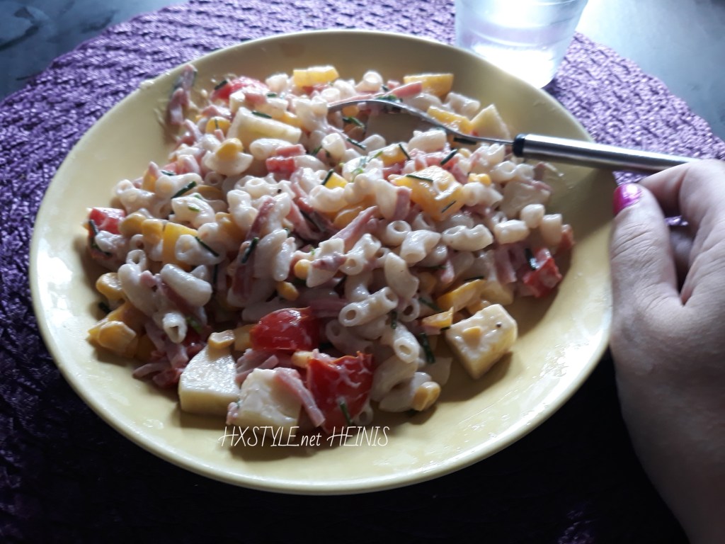 KOTI&RUOKA. SALAATTI…                KINKKU-PASTA SALAATTI, Kermaviilikastike. Oma RESEPTI. Aiemmin Vappu Menu. Paluu Lomalta 26.7.2018…Lisäksi Vuokaleipä&leipäset. Suosittu 25 krt. SUOSIKKI&Elämäntapablogi HXS. HXSTYLE.net&nbsp;HEINIS