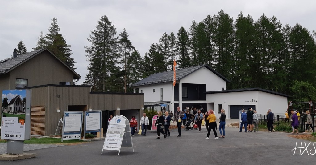 KOTI&SISUSTUS. MATKAILU, SUOMI, LOMA. Ajankohtaista&UUTISET… Suomen ASUNTOMESSUT KOUVOLA                     12.7. – 11.8.2019 PIONEERIPUISTO, KORIA Kasarmialue ja Kymijoki…Erillaisia ja Kokoisia Asuntoja&Koteja 33 kpl ja Pihoja, Puutarhoja. 1/3. Uudet MESSUT Tuusula 2020…Messupäivä 1.8. SUOSITTU ….yli 48 krt. Info, Kartat, Tunnelmat &Valokuvat…UUTUUDET, TRENDIT, Ideat&Vinkit. Elämäntapa&Suosikki 7.8.2019