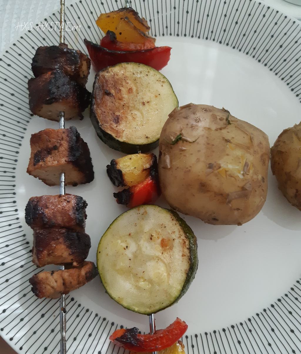 KOTI&RUOKA. GRILLAUS…Kevät-KESÄ. …LIHA ja KASVISVARTAAT, Mausteliemi/Marinadi. UUDET Perunat&tilli. Omat RESEPTIT. KOTIRUOKA&Suomalaisen Ruan PÄIVÄ 4.9.2020.  Grillaus Puutarha, Parveke ja/tai Mökki. Suosikit, Ideat&Vinkit. 4.9.2020 SUOSITTU  149 ….76+73 Tykkäystä.  LIFESTYLE/Elämäntapablogi HXS.&nbsp;HXSTYLE.net