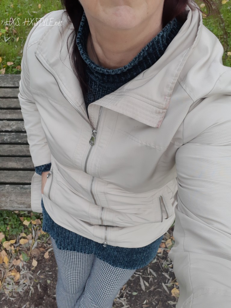 Syksyllä vielä kun tarkenee istun Puiston penkillä Katselen ja Kuuntelen..... Nautin LUONNOSTA, Raikkaasta ilmasta...