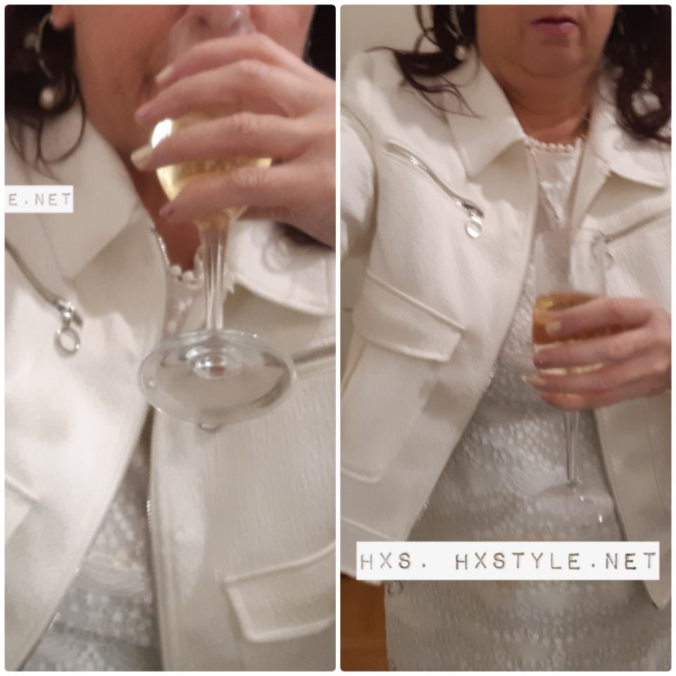 FASHIONBLOG&LIFESTYLE. HXS. HXSTYLE.net. JUHLA AIKA…UUSI VUOSI&JOULU MUOTI. 2 CELEBRITY FASHION Styles 2021 – 2022.. Lisäksi Kauneus… SUOSITTU… 82 Likes. 11.1.2022. VOGUE&nbsp;Daily…