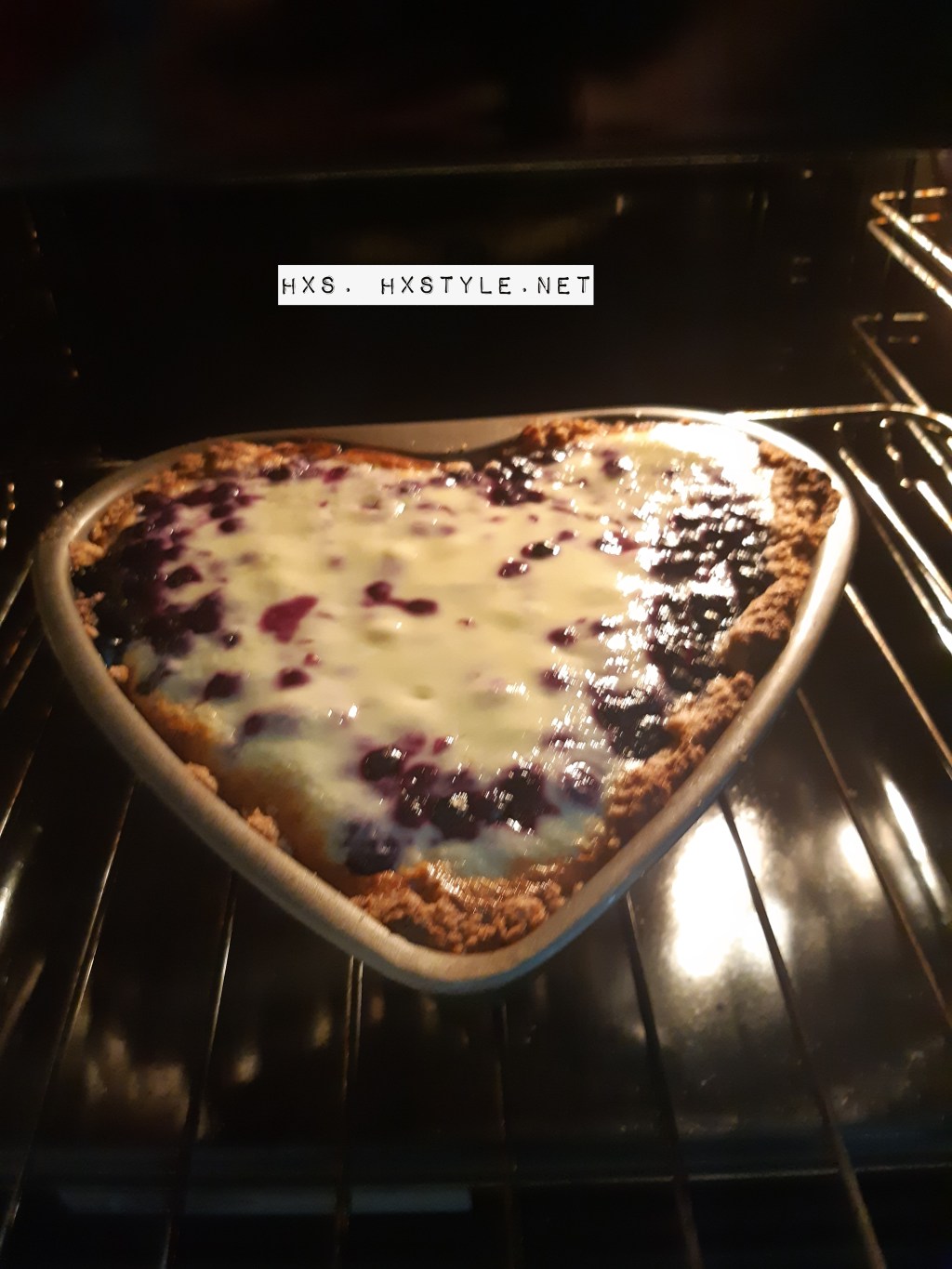 KOTI&LEIVONTA. LEIVONNAISET. Ajankohtaiset&Suomalaiset Marjat, Metsä MUSTIKAT. Vaihtoehtoja Mustikka Leivonnaiset/BLUBERRY BAKES/Pastrys&Drinks. Oma&Perhe SUOSIKKI MAMMANMARJAPIIRAKKA, Mustikkamuffinsit, Mustikkapiirakka pullapohja, Piimäpiirakka…Julkaistu aiemmin. SUOSITTU…30 Morning… 72…110 Tykkäystä. 7.8.2026. LIFESTYLEBLOG&nbsp;HXSTYLE.net