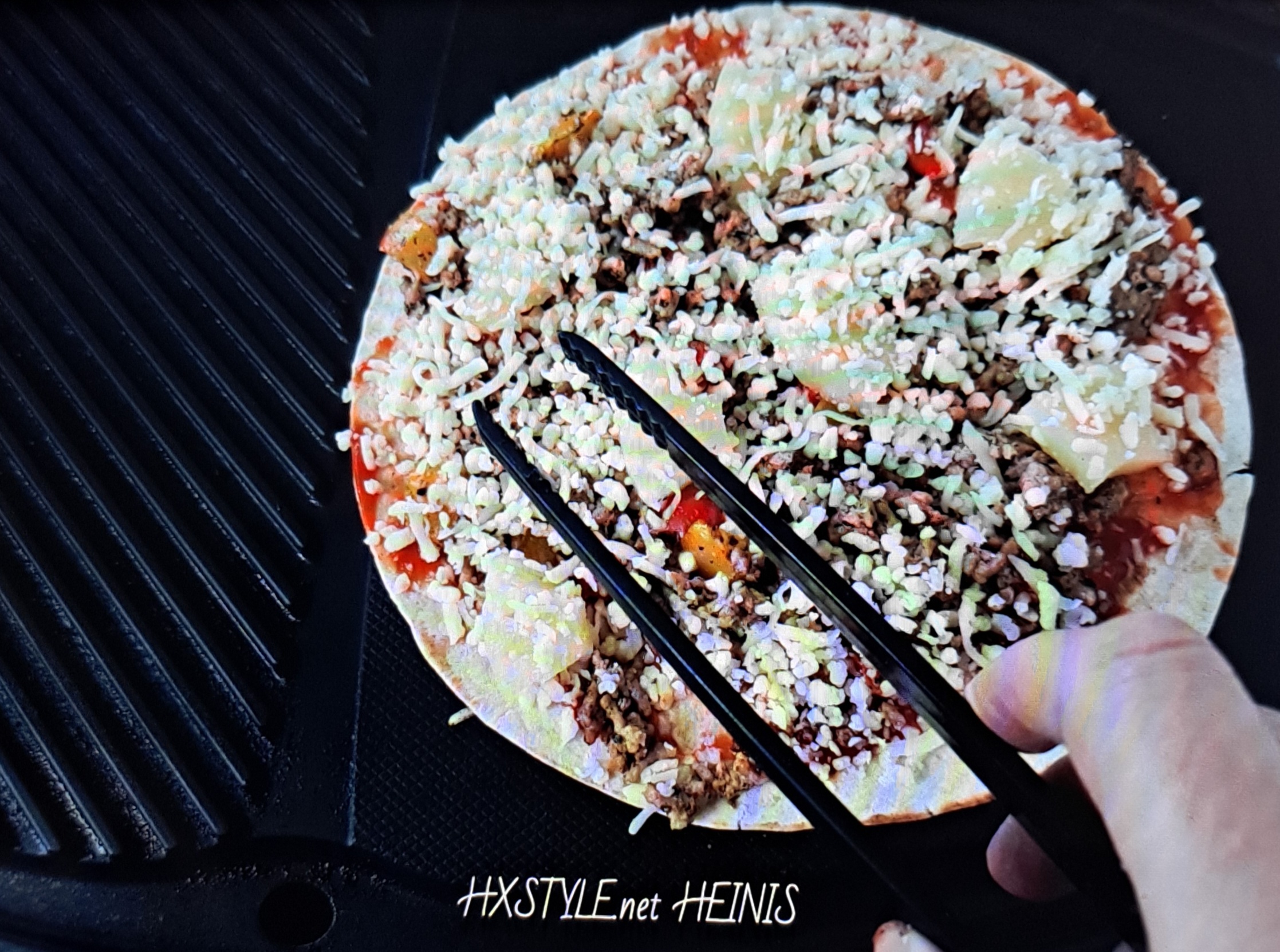 koti-ruoka-kotiruokaa-pizzaa-pitsa-pellillinen-pohja-takina-ja
