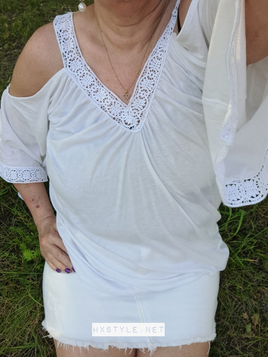 FASHIONBLOG HXSTYLE.net Heini. KESÄ MUOTI Valkoinen…. Trikkopaita ja Farkkuhame mini. VAATEKAAPIN perusvärit.                  Kesä Asusteet vaihtuvat Syksyisiin, Pikku hiljaa kun SESONKI Vaihtuu. NYT Nautitaan Alku SYKSYSTÄ …30.8.2023. VOGUE&nbsp;Daily…