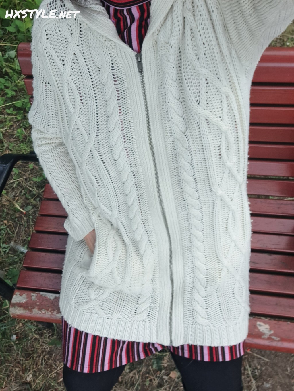 FALL FASHION 2025. SEASON CHANGE and Weather get Colder, Soon October….MY LOOK: Tunic, T-Shirt&Colourful Dress, Gardigan whit Hood&Black and Tricot pants. Walking&Sit in Park, ENJOY FRESH AIR…Enjoy HEALTHY LIFESTYLE. 16.9.2025. FASHIONBLOG HXSTYLE.net Heini