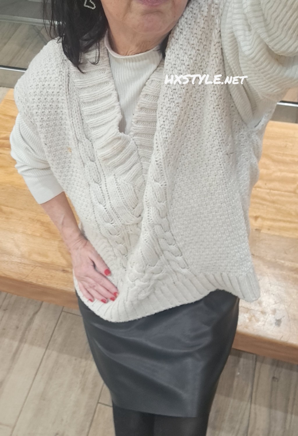 FASHIONBLOG HXSTYLE.net Heini. Winter Weekend&Celebrate Fashion Looks…Femine STYLE, Skirts&Dresses WEEKEND&CELEBRATE STYLE. FAKEFUR COAT and Insidedoor: KnittVest, Shirt&Leather Skirt. Lovely Aseccories, My Style …FAVOURITE 125….60+65 Likes.   7. – 8.12.2025. VOGUE&nbsp;Daily