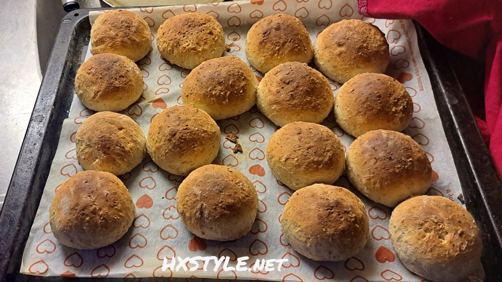 LEIVONTA. SUOLAISET LEIVONNAISET. SÄMPYLÄT, ROUHESÄMPYLÄT ja VUOKALEIPÄ…Oma RESEPTI. Suosittu 170 tykkäystä, eka kerta 2017. Tuoreet&Lämpimät SÄMPYLÄT Omat&Perhe SUOSIKIT. 13. Febrerary 2026…Ihanaa YSTÄVÄNPÄIVÄÄ/Lovely VALENTINES Day 14.2. LIFESTYLEBLOG HXSTYLE.net Heini