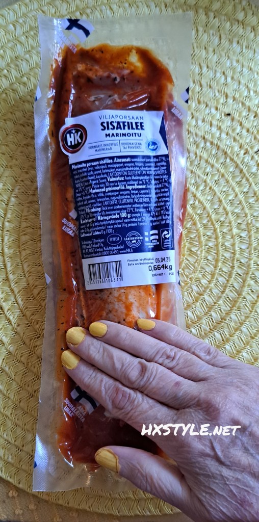 RUOKA/MENU PÄÄSIÄINEN 2026. 1/2 PÄÄRUOKA: Suomalaista LIHAA; SISÄFILE PAISTI ja PIHVIT, Kuoritut ja Keitetyt Perunat ja PerunaMuussi, Kerma Kastike. Omat RESEPTIT. Porkkana RAASTE ja Uuni Kasvikset… Herkullista ja Ihanaa PÄÄSIÄISTÄ KAIKILLE. 1.4.2026. LIFESTYLEBLOG HXSTYLE.net Heini