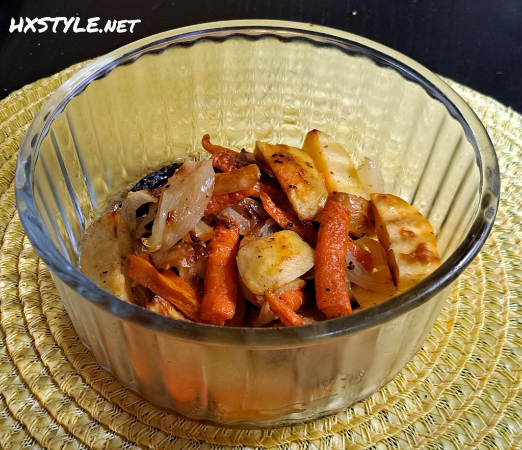 RUOKA&MENU PÄÄSIÄINEN 2. Vaihtoehto&Valinta…1. PÄÄSIÄSIPÄIVÄ. LIHAPIHVIT&Maustevoi, Perunamuussi, UuniKasvikset ja Kermakastike. Jälkiruoka: Suklaamousse, Kermavaahdolla, Koristeltu&MIGNON Pääsiäismuna. SUOSITTU        120…53+67…37 Tykkäystä. 2.Pääsiäispäivä 6.4. ja 7.4.2026. LIFESTYLEBLOG HXSTYLE.net Heini